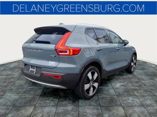 2020 Volvo XC40 T5 Momentum