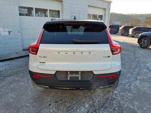 2019 Volvo XC40 T5 R-Design