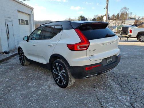 2019 Volvo XC40 T5 R-Design