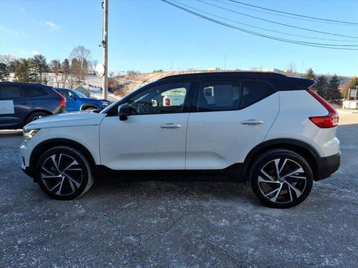 2019 Volvo XC40 T5 R-Design
