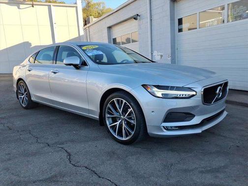 2018 Volvo S90 T5 Momentum