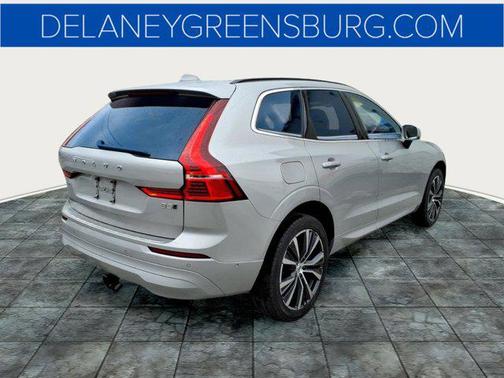 Silver Dawn Metallic 2022 Volvo XC60 B5 Momentum