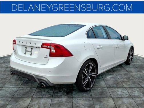 2017 Volvo S60 T6 R-Design Platinum