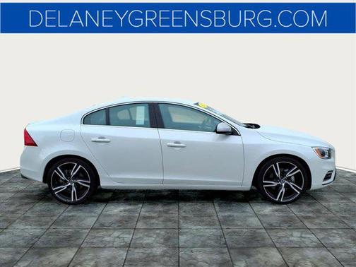 2017 Volvo S60 T6 R-Design Platinum