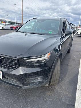 2019 Volvo XC40 T5 R-Design