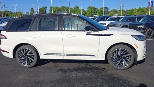 Pristine White Metallic Tri-Coat 2026 Lincoln Aviator Black Label AWD