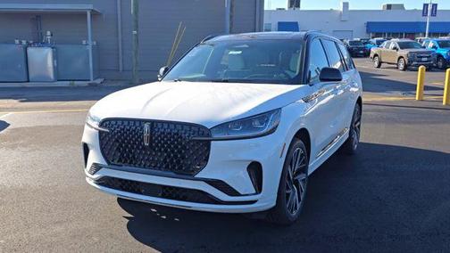 Pristine White Metallic Tri-Coat 2026 Lincoln Aviator Black Label AWD