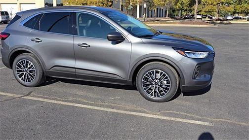 2025 Ford Escape PHEV SE