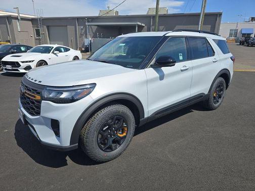 Space White Metallic 2026 Ford Explorer Tremor