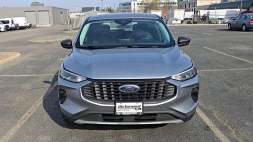 Iconic Silver Metallic 2023 Ford Escape SE