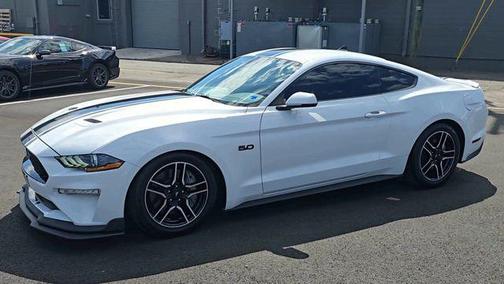 Oxford White 2022 Ford Mustang GT Premium
