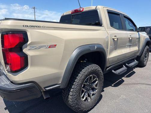 Sand Dune Metallic 2024 Chevrolet Colorado ZR2