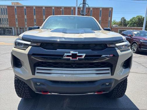 Sand Dune Metallic 2024 Chevrolet Colorado ZR2