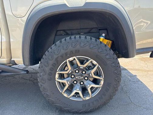 Sand Dune Metallic 2024 Chevrolet Colorado ZR2