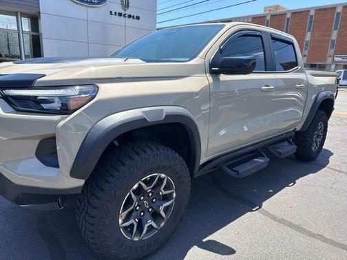 Sand Dune Metallic 2024 Chevrolet Colorado ZR2