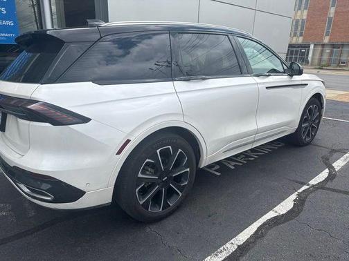 White Platinum Metallic Tri-Coat 2024 Lincoln Nautilus Reserve