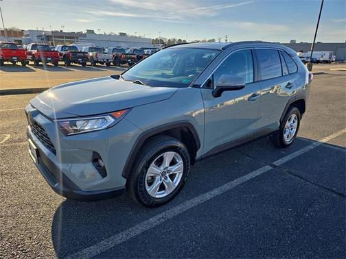 2020 Toyota RAV4 XLE