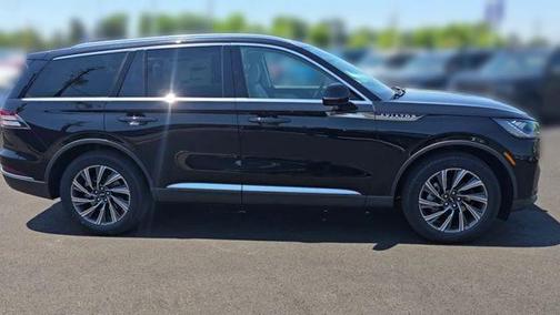 Infinite Black Metallic Clearcoat 2026 Lincoln Aviator Premiere