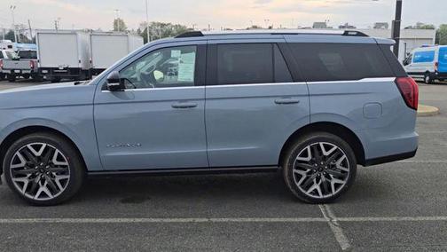 Glacier Gray Metallic Tri-Coat 2026 Ford Expedition Platinum