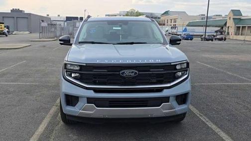 Glacier Gray Metallic Tri-Coat 2026 Ford Expedition Platinum