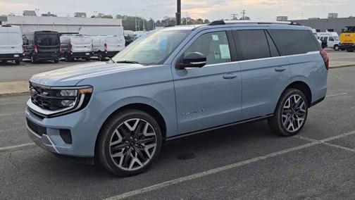 Glacier Gray Metallic Tri-Coat 2026 Ford Expedition Platinum