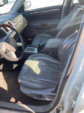 2005 Chrysler 300C Base