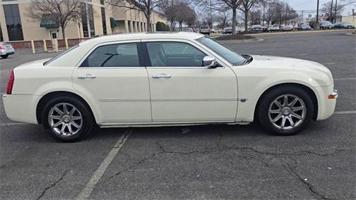 2005 Chrysler 300C Base