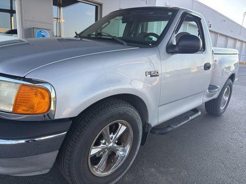 Silver Clearcoat Metallic 2004 Ford F-150 Heritage XL Flareside