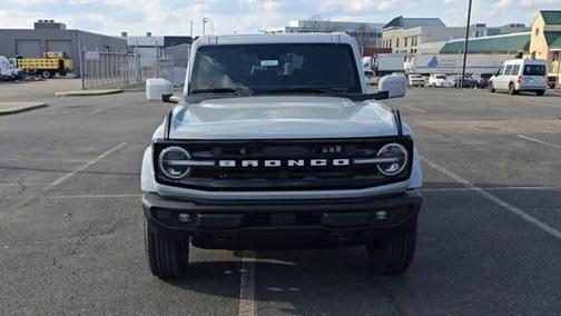 Avalanche Gray 2026 Ford Bronco Outer Banks