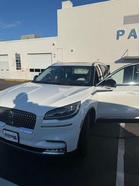 Pristine White Metallic Tri-Coat 2020 Lincoln Aviator Reserve AWD