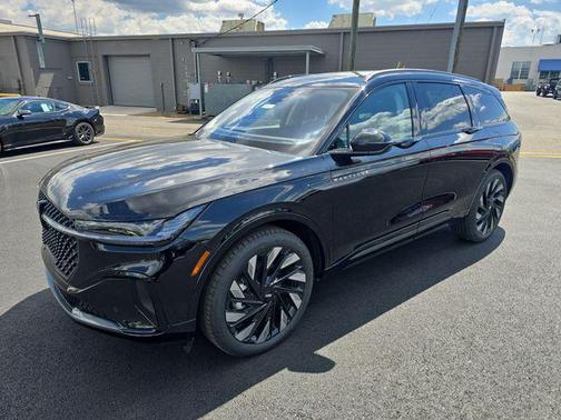 Infinite Black Metallic Clearcoat 2026 Lincoln Nautilus Reserve