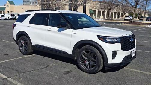 Star White Metallic Tri-Coat 2025 Ford Explorer ST-Line