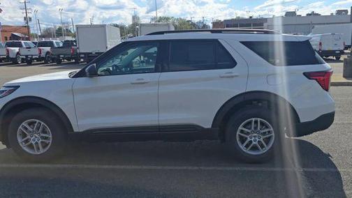 Star White Metallic Tri-Coat 2026 Ford Explorer Active