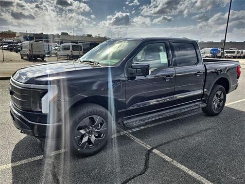 2025 Ford F-150 Lightning LARIAT