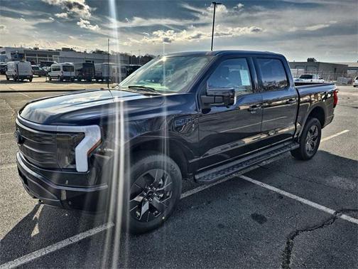 2025 Ford F-150 Lightning LARIAT