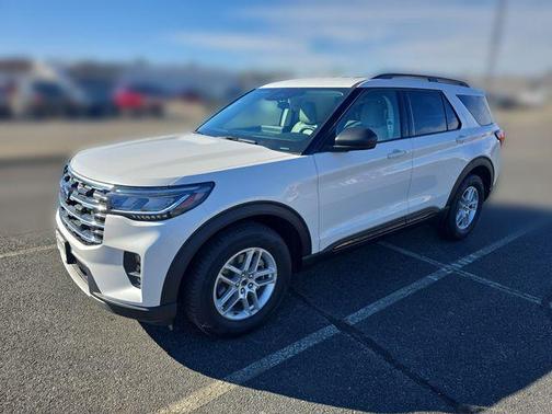 Star White Metallic Tri-Coat 2026 Ford Explorer Active