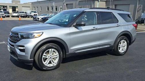 Iconic Silver Metallic 2023 Ford Explorer XLT