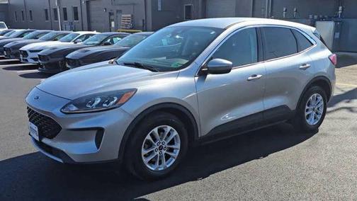 Iconic Silver Metallic 2021 Ford Escape SE