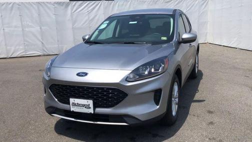 Iconic Silver Metallic 2021 Ford Escape SE