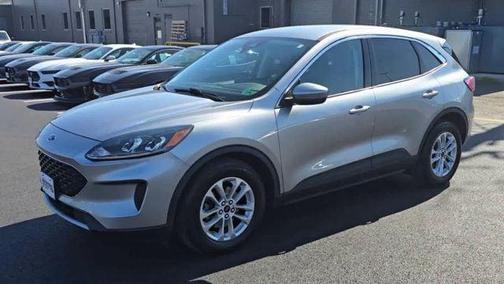 Iconic Silver Metallic 2021 Ford Escape SE