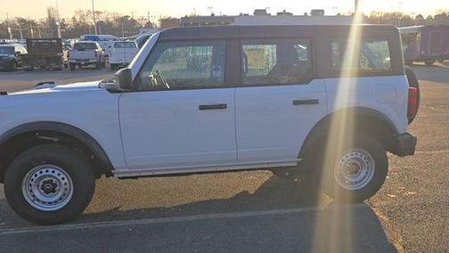 Oxford White 2025 Ford Bronco Base