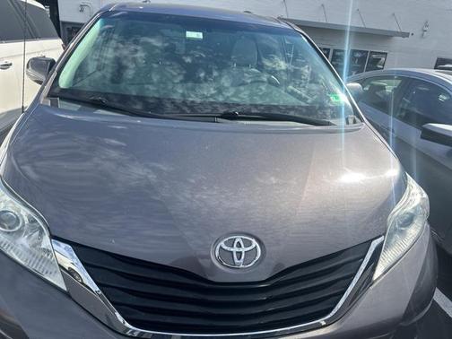 2012 Toyota Sienna LE