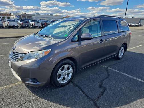 2012 Toyota Sienna LE