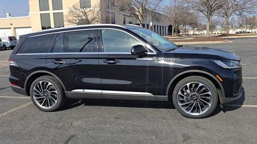 Infinite Black Metallic Clearcoat 2026 Lincoln Aviator Reserve AWD