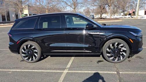 Infinite Black Metallic Clearcoat 2026 Lincoln Nautilus Reserve