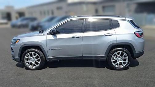 Billet Silver Metallic Clearcoat 2022 Jeep Compass Latitude Lux