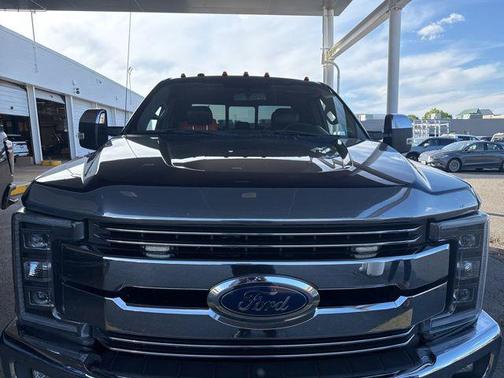 Blue Jeans Metallic 2017 Ford F-250 Lariat