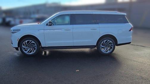 2027 Lincoln Navigator Premiere