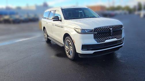 2027 Lincoln Navigator Premiere