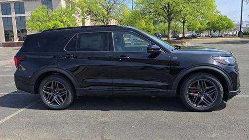 Agate Black Metallic 2026 Ford Explorer ST-Line